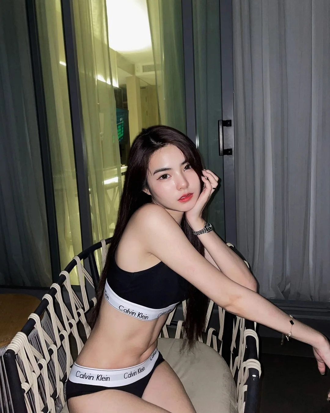Kimiko escort Most